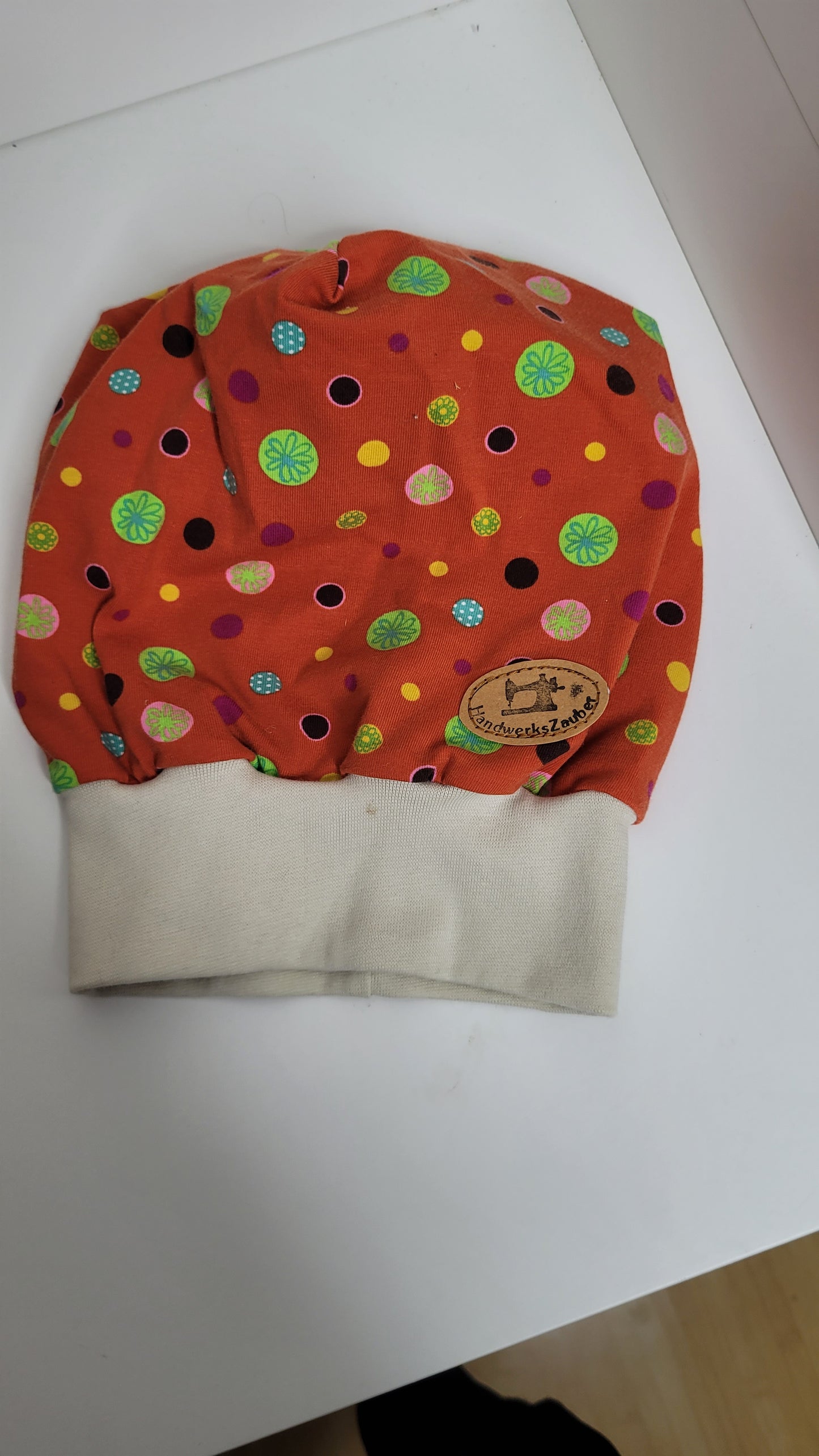 Beanie orange mit Muster