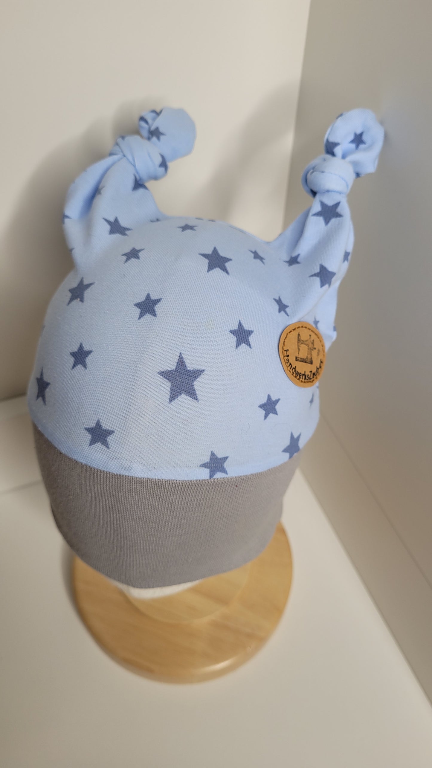 Knotenmütze blau mit Sternen