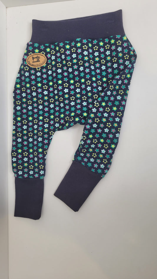 Babypumphose zum Mitwachsen dunkelblau mit Blumen